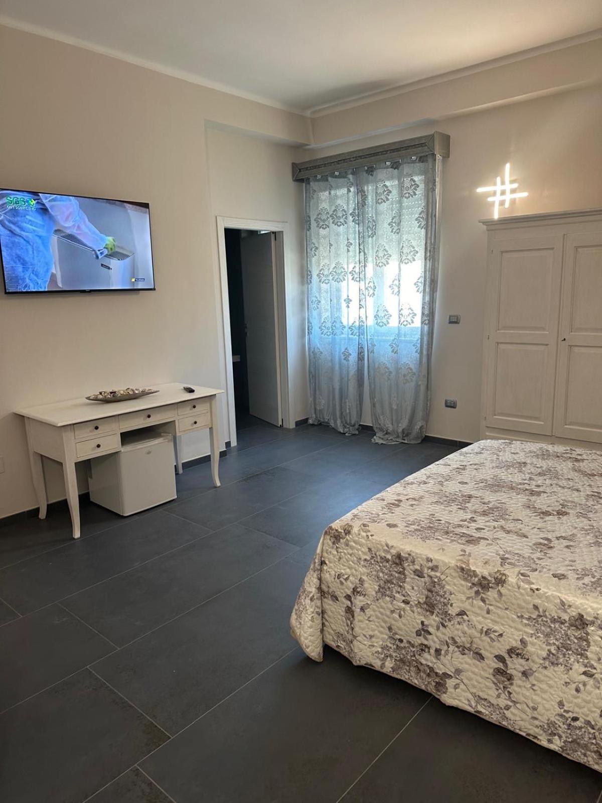 Li Cumpari salentini Apartment Lecce Exterior foto