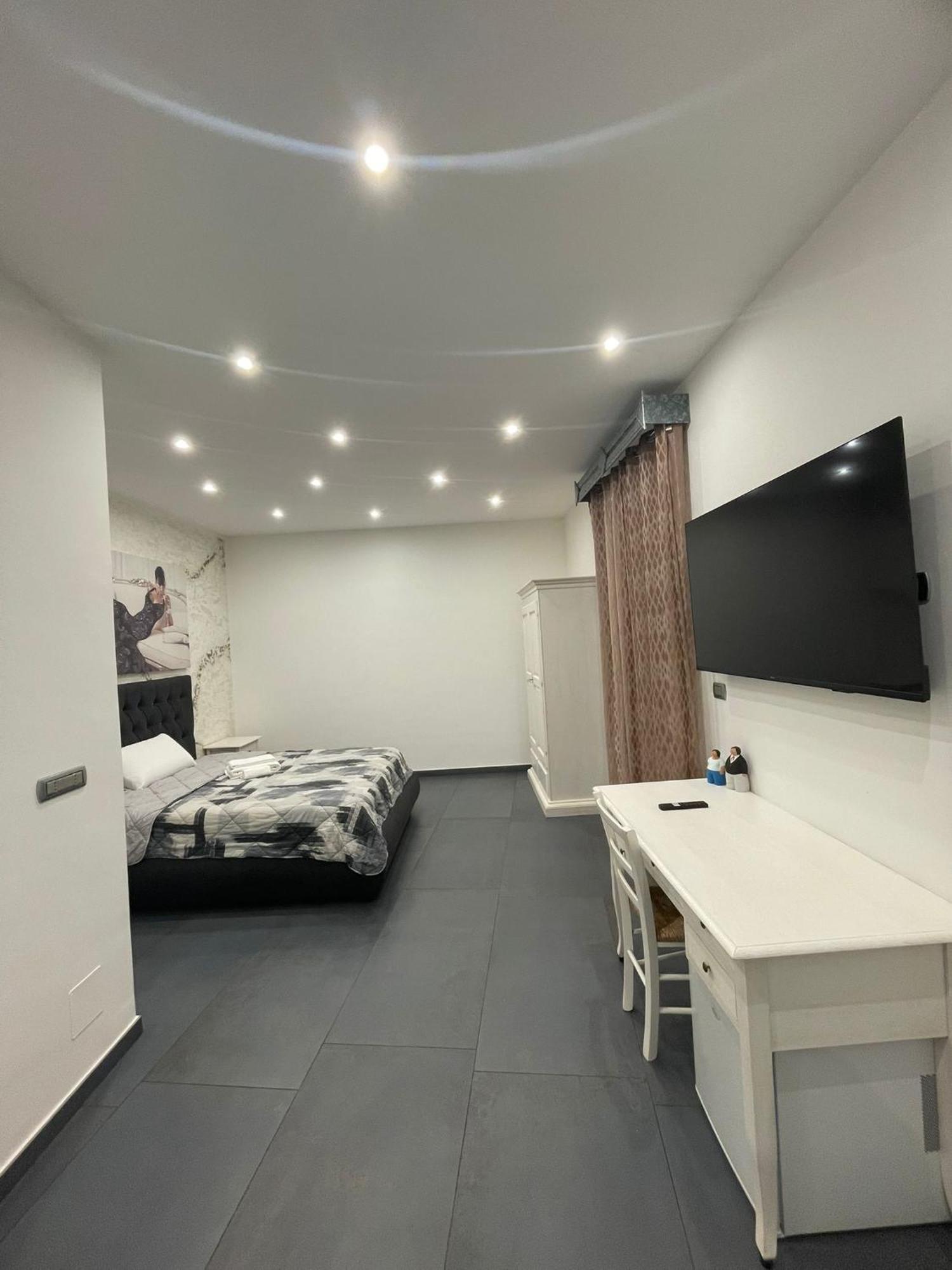 Li Cumpari salentini Apartment Lecce Exterior foto